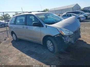  Salvage Toyota Sienna