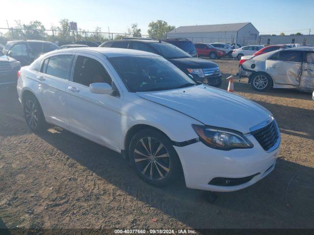  Salvage Chrysler 200