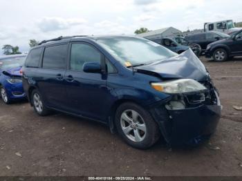  Salvage Toyota Sienna