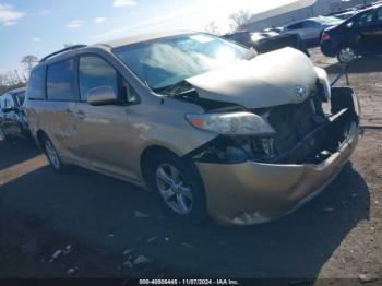  Salvage Toyota Sienna