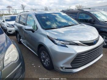  Salvage Toyota Sienna