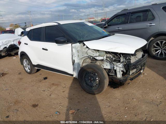  Salvage Nissan Kicks