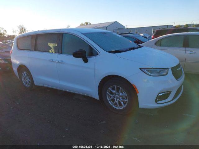  Salvage Chrysler Pacifica