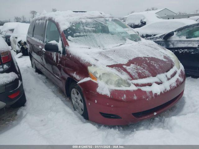  Salvage Toyota Sienna