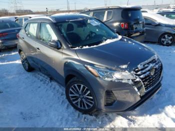  Salvage Nissan Kicks