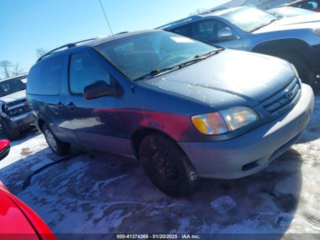  Salvage Toyota Sienna