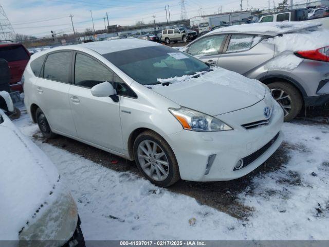  Salvage Toyota Prius v