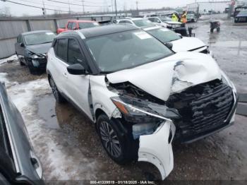  Salvage Nissan Kicks