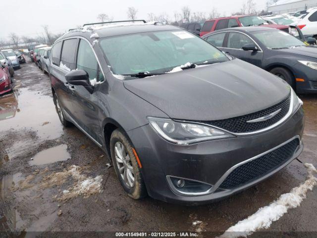  Salvage Chrysler Pacifica