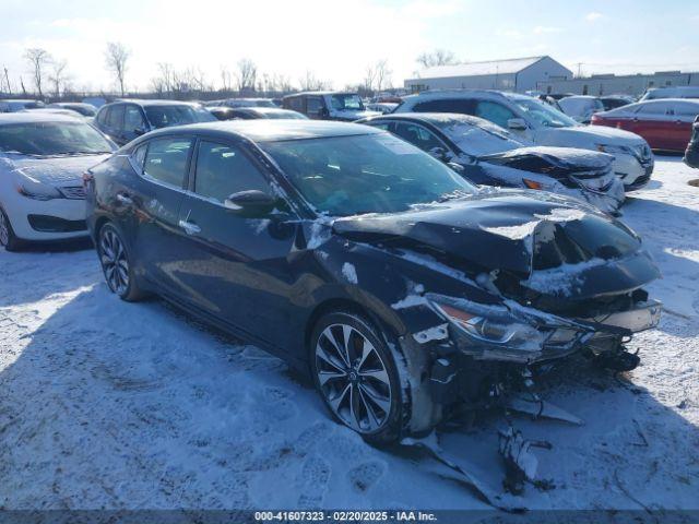  Salvage Nissan Maxima