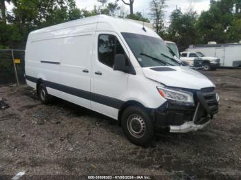  Salvage Mercedes-Benz Sprinter 2500