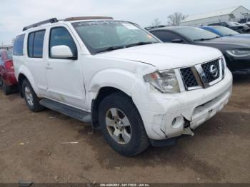  Salvage Nissan Pathfinder