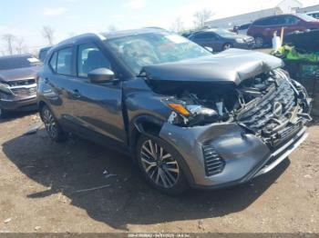  Salvage Nissan Kicks