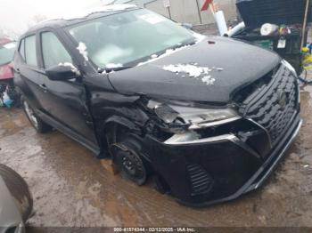 Salvage Nissan Kicks