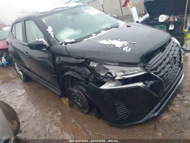 Salvage Nissan Kicks