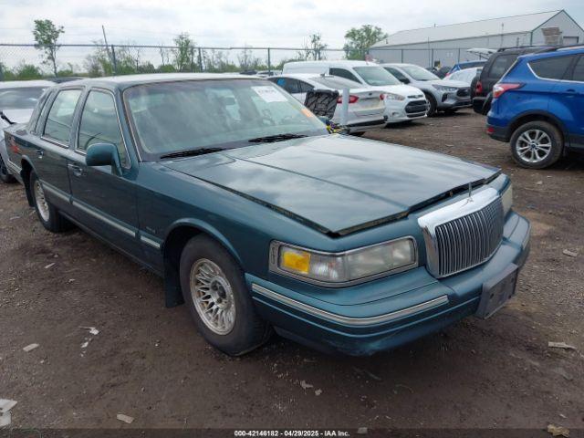  Salvage Lincoln Towncar