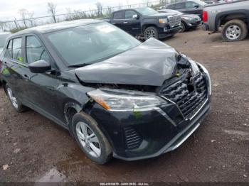  Salvage Nissan Kicks