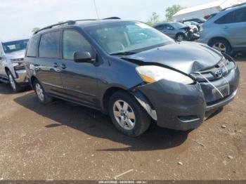  Salvage Toyota Sienna