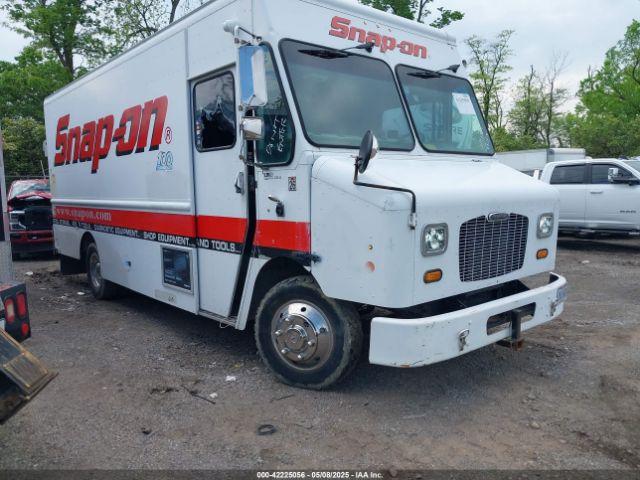  Salvage Freightliner Chassis