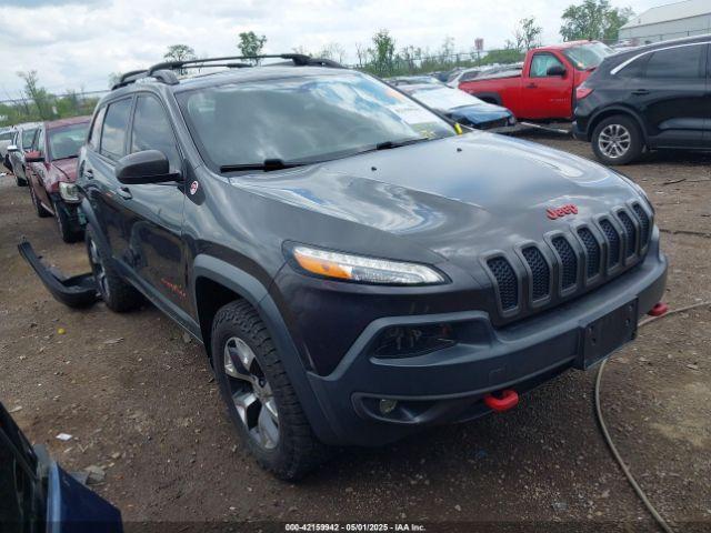  Salvage Jeep Cherokee