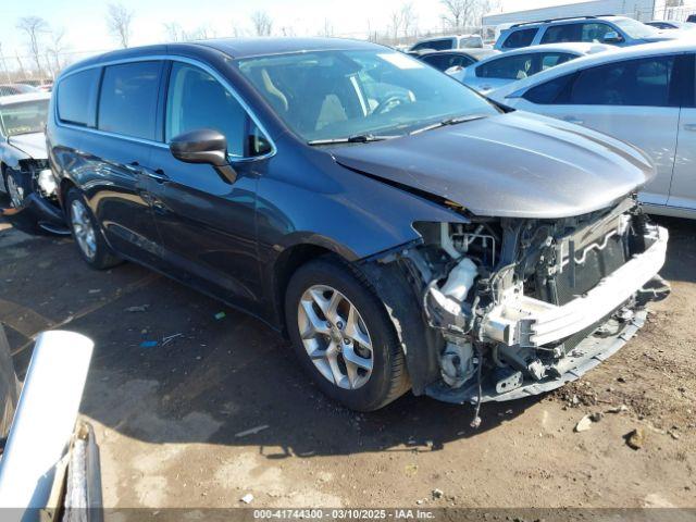  Salvage Chrysler Pacifica