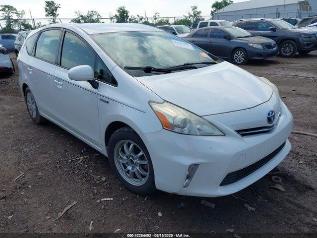  Salvage Toyota Prius v
