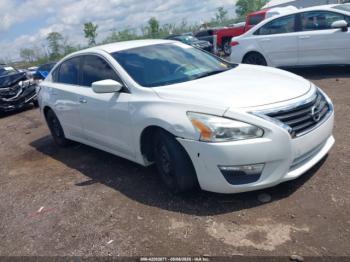  Salvage Nissan Altima