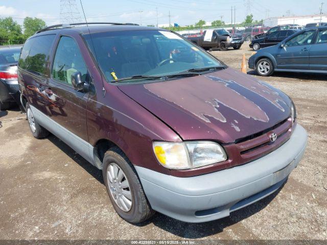  Salvage Toyota Sienna