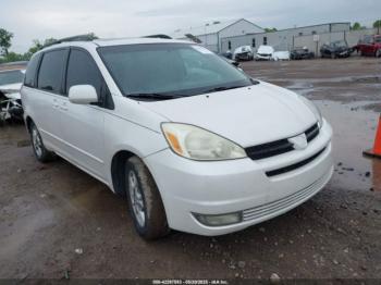  Salvage Toyota Sienna