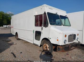  Salvage Freightliner Chassis