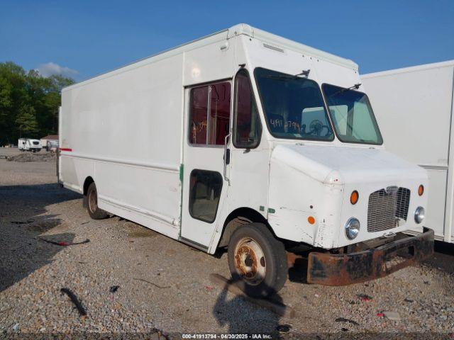 Salvage Freightliner Chassis