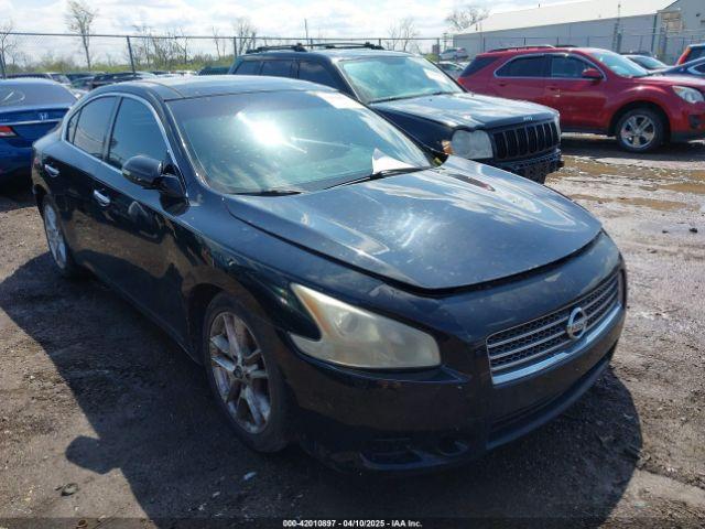  Salvage Nissan Maxima