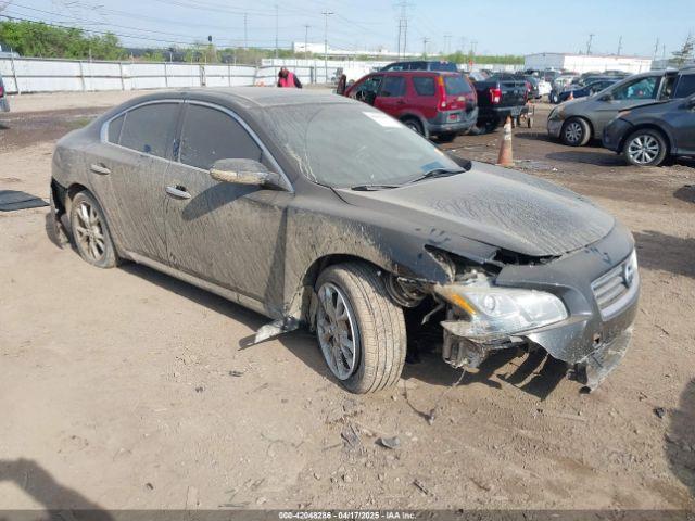  Salvage Nissan Maxima