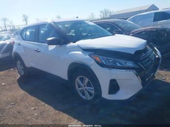  Salvage Nissan Kicks