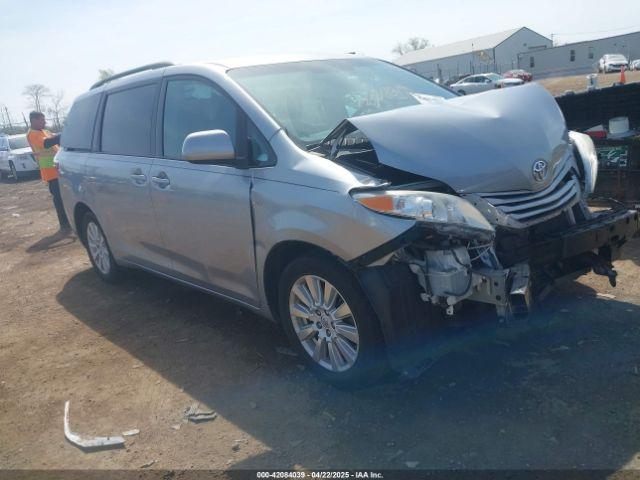  Salvage Toyota Sienna