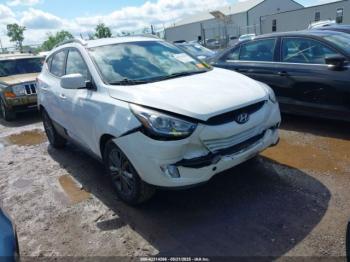  Salvage Hyundai TUCSON