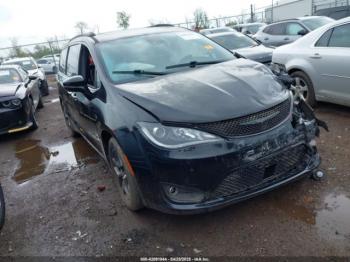  Salvage Chrysler Pacifica