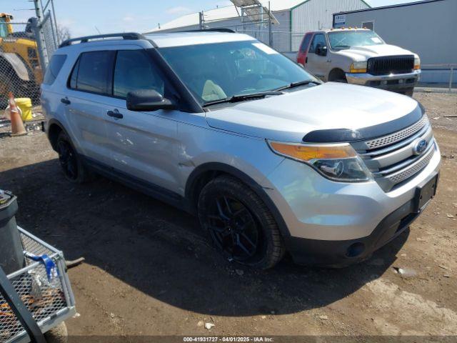  Salvage Ford Explorer