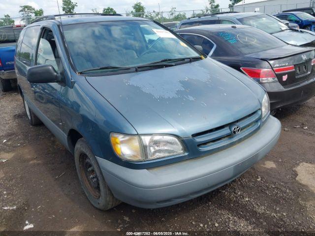 Salvage Toyota Sienna