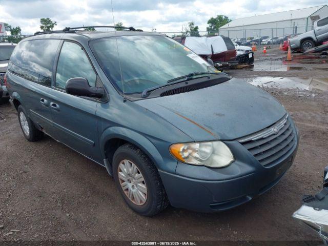  Salvage Chrysler Town & Country
