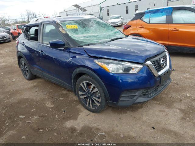  Salvage Nissan Kicks