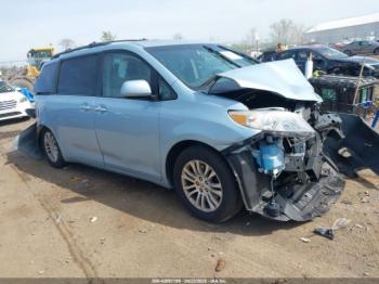  Salvage Toyota Sienna
