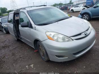  Salvage Toyota Sienna