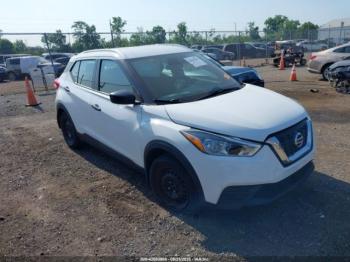 Salvage Nissan Kicks