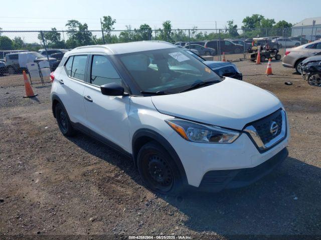 Salvage Nissan Kicks