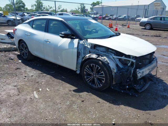  Salvage Nissan Maxima