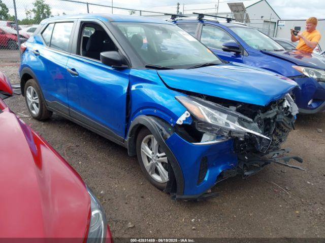  Salvage Nissan Kicks