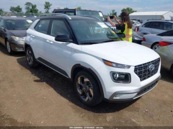  Salvage Hyundai VENUE