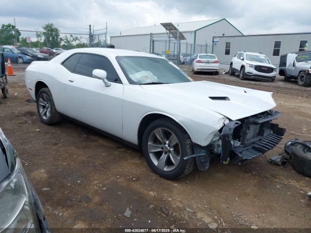  Salvage Dodge Challenger