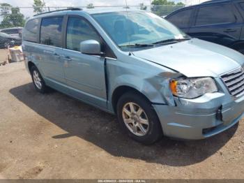 Salvage Chrysler Town & Country